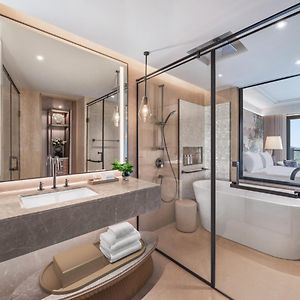 Luxury Tropical King Room Balcony Forest View
